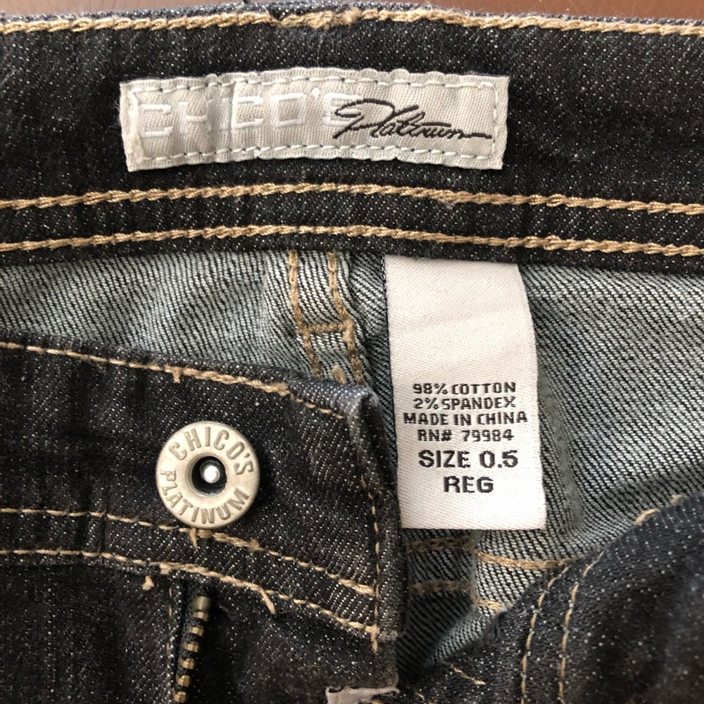 Women’s Chico Jeans. Embezzled back pockets. - Picture 2 of 4